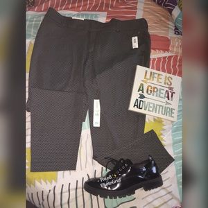 Old Navy Diamond Print Pants 🎱🖤